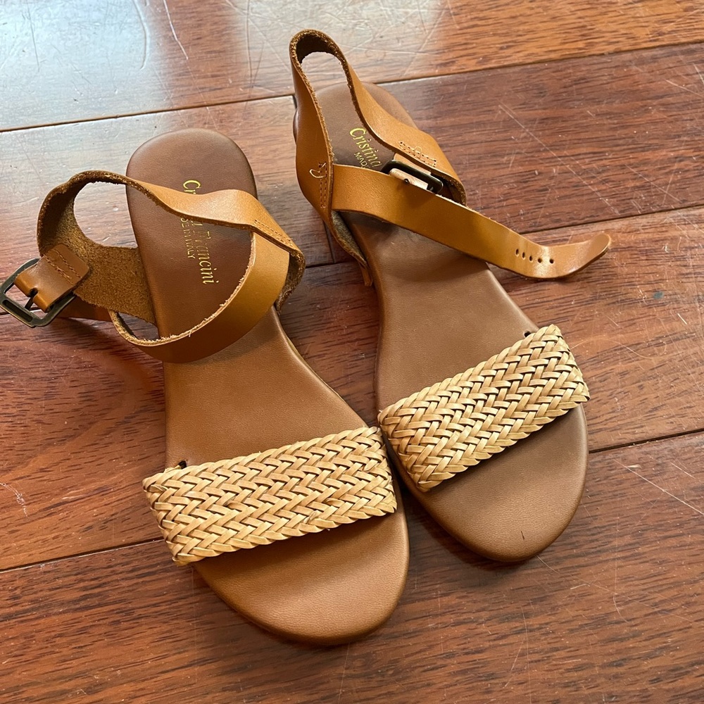 Leather wedge sandals